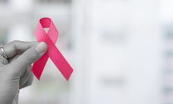 Outubro Rosa: Precisamos falar sobre o câncer de mama