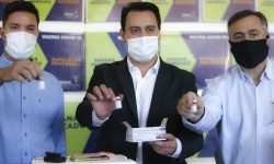 Governador lança campanha com municípios para vacinar de domingo a domingo