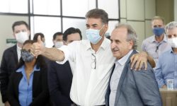 Paranhos transmite cargo e Renato Silva assume como prefeito interino