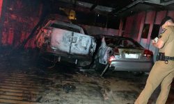 Incêndio no bairro Pioneiros Catarinenses tem suspeita de ser ação criminosa