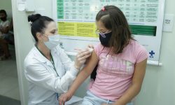 Crianças de 5 a 11 anos começam a ser imunizadas contra a Covid em Cascavel