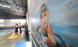 Painéis retratam atividades na piscina do Complexo Ciro Nardi