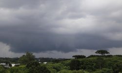 Chuvas voltam e temperaturas começam a cair no Paraná, indica Simepar